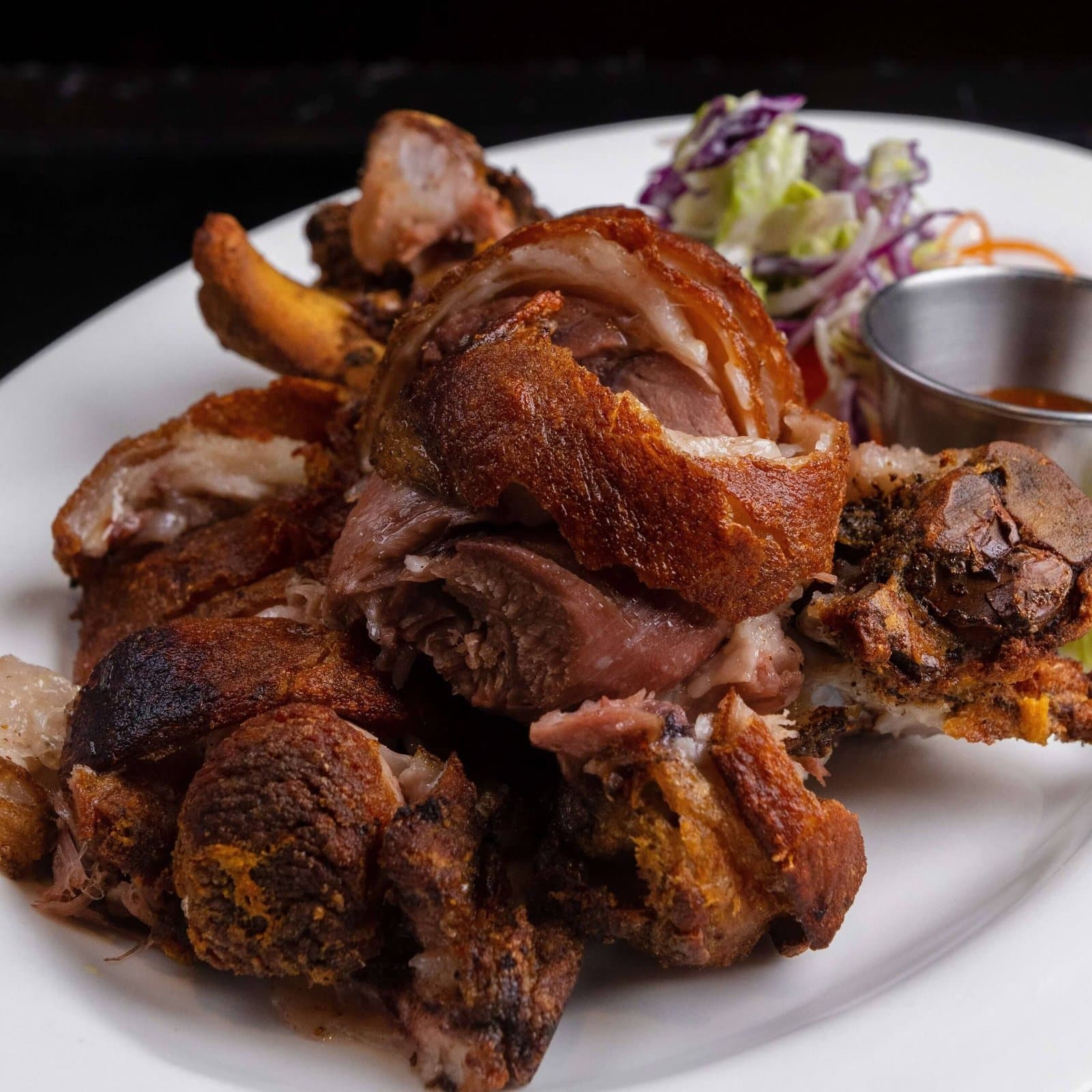 Crispy pork knuckles (2pc)